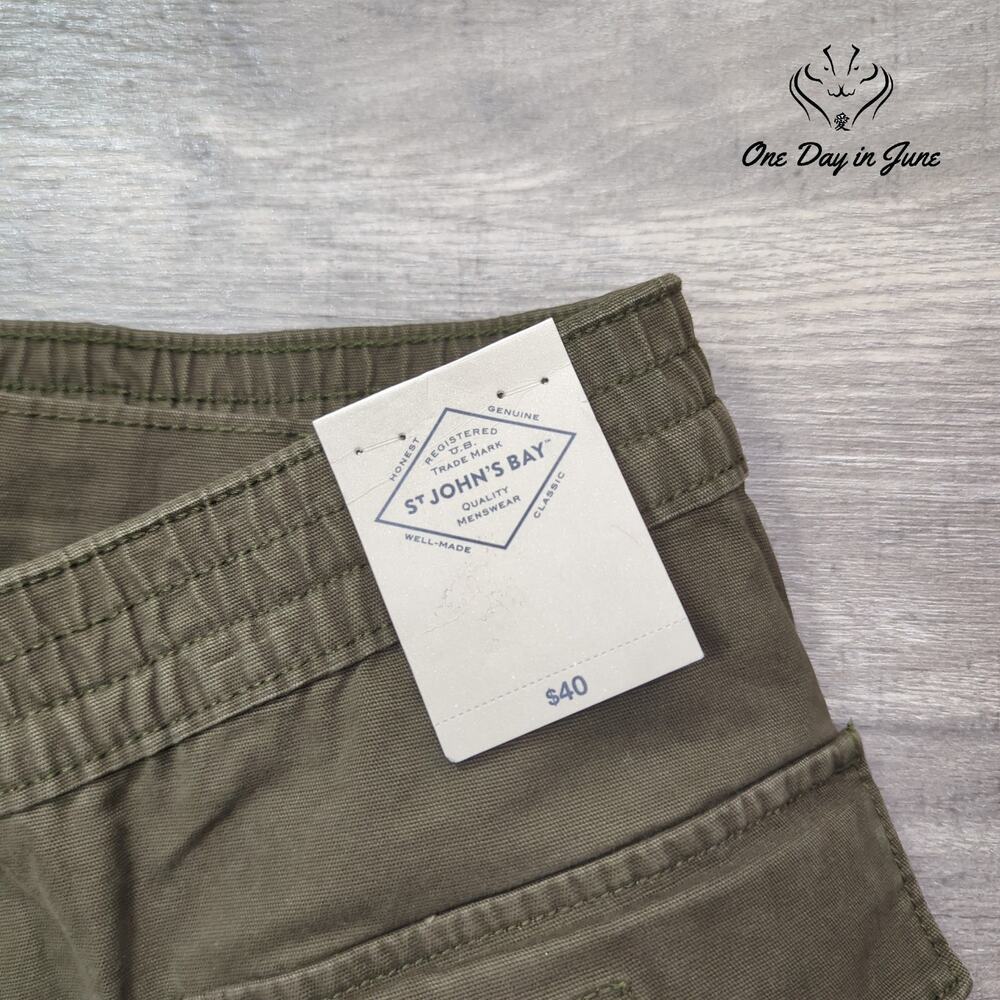 St. John's Bay Chino Shorts Size 40 - Picture 2 of 7